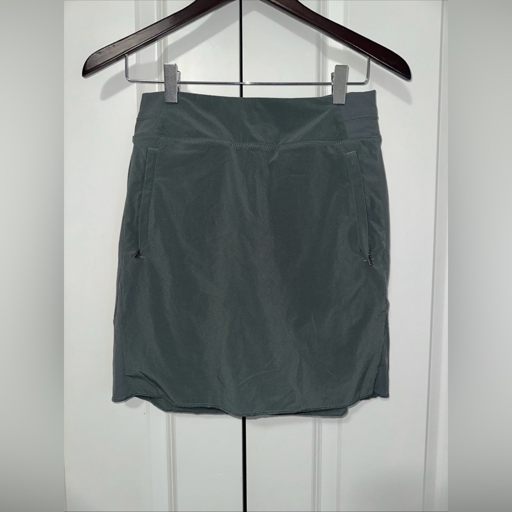 Athleta Brooklyn Zipped Pockets Athletic Skort Size 0